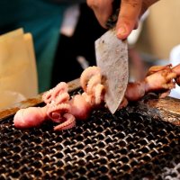 Skewer of grilled mini octopus - Preparation